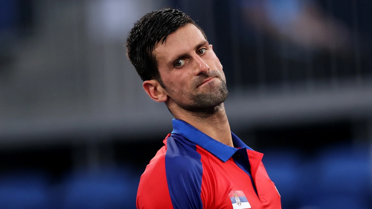 Djokovic tiene que justificar que no se puede vacunar