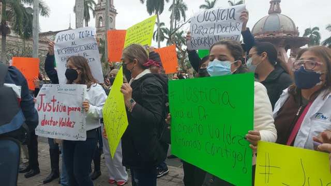 Así salió libre el doctor Roberto Valdez