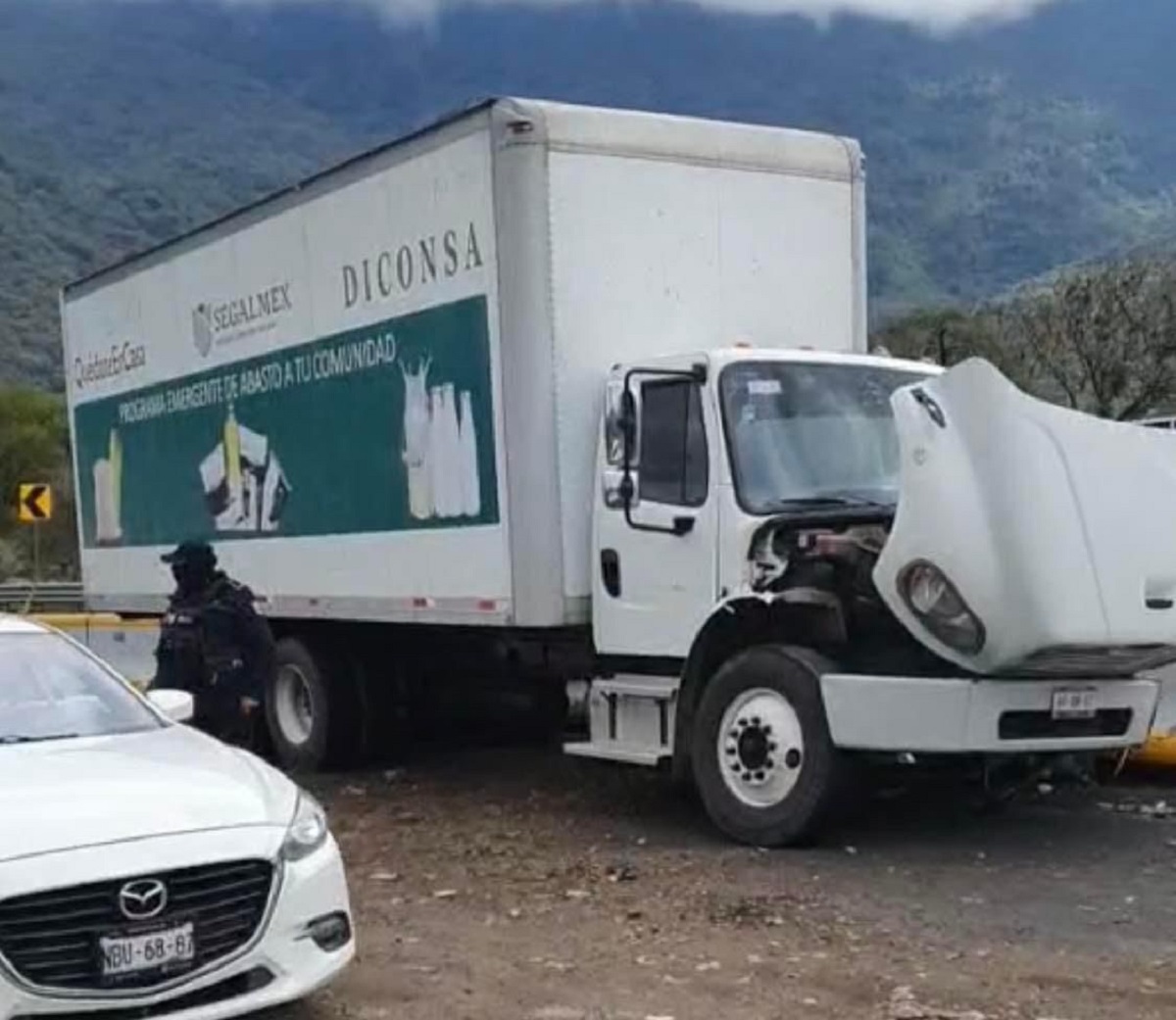 Camión de 'Diconsa' chocó en Veracruz con 170 migrantes