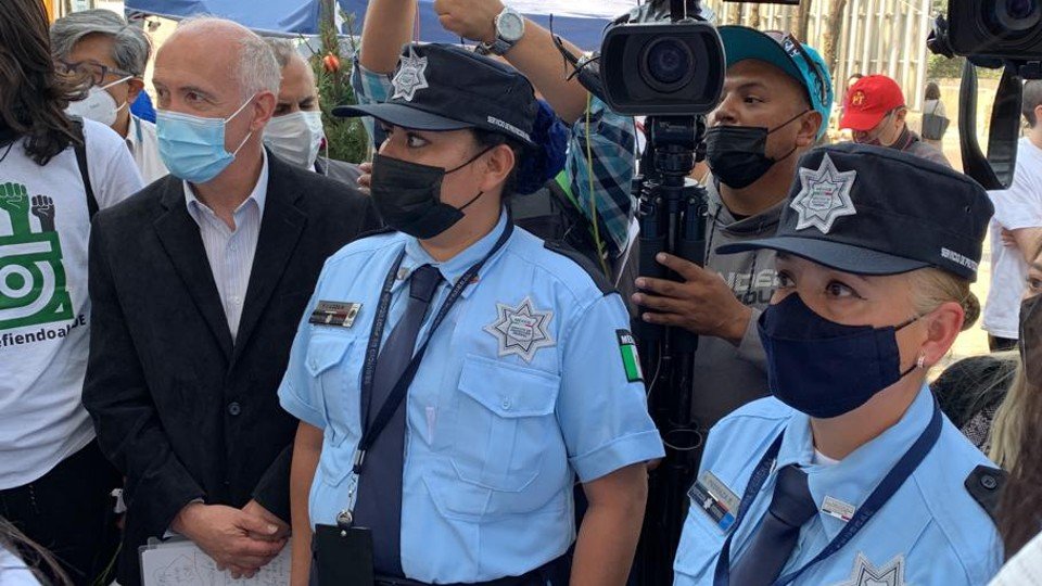 Se dio el relevo de vigilancia en el CIDE sin diálogo y con infiltrados de Guardia Nacional. El año terminó sin solución al conflicto.