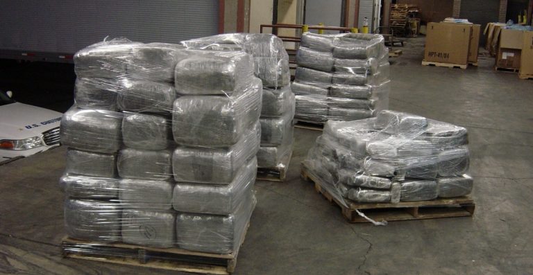 Mexicano de 20 años enfrenta cadena perpetua por transportar más de mil 800 kilos de marihuana en Estados Unidos.