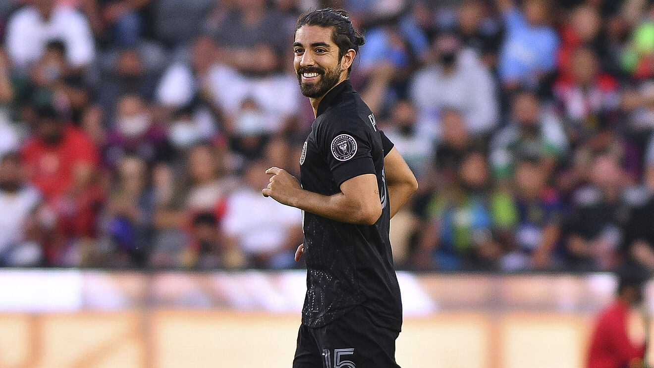 Tras pasar las pruebas físicas y médicas, el futbolista Rodolfo Pizarro está listo para poder integrarse a los Rayados de Monterrey.