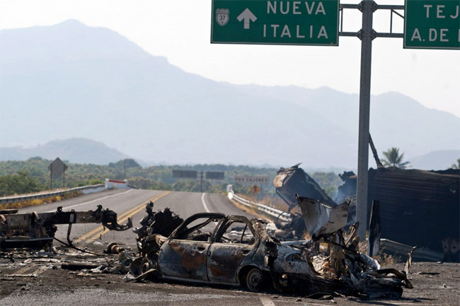 Asesinatos de indígenas y ataques al Ejército, de esta manera escala la violencia por el narcotráfico en Michoacán.