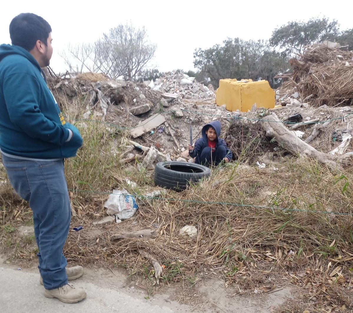 descuido y un niño se salió de la casa