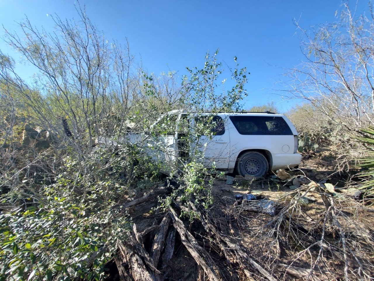 civiles armados agredieron a policías