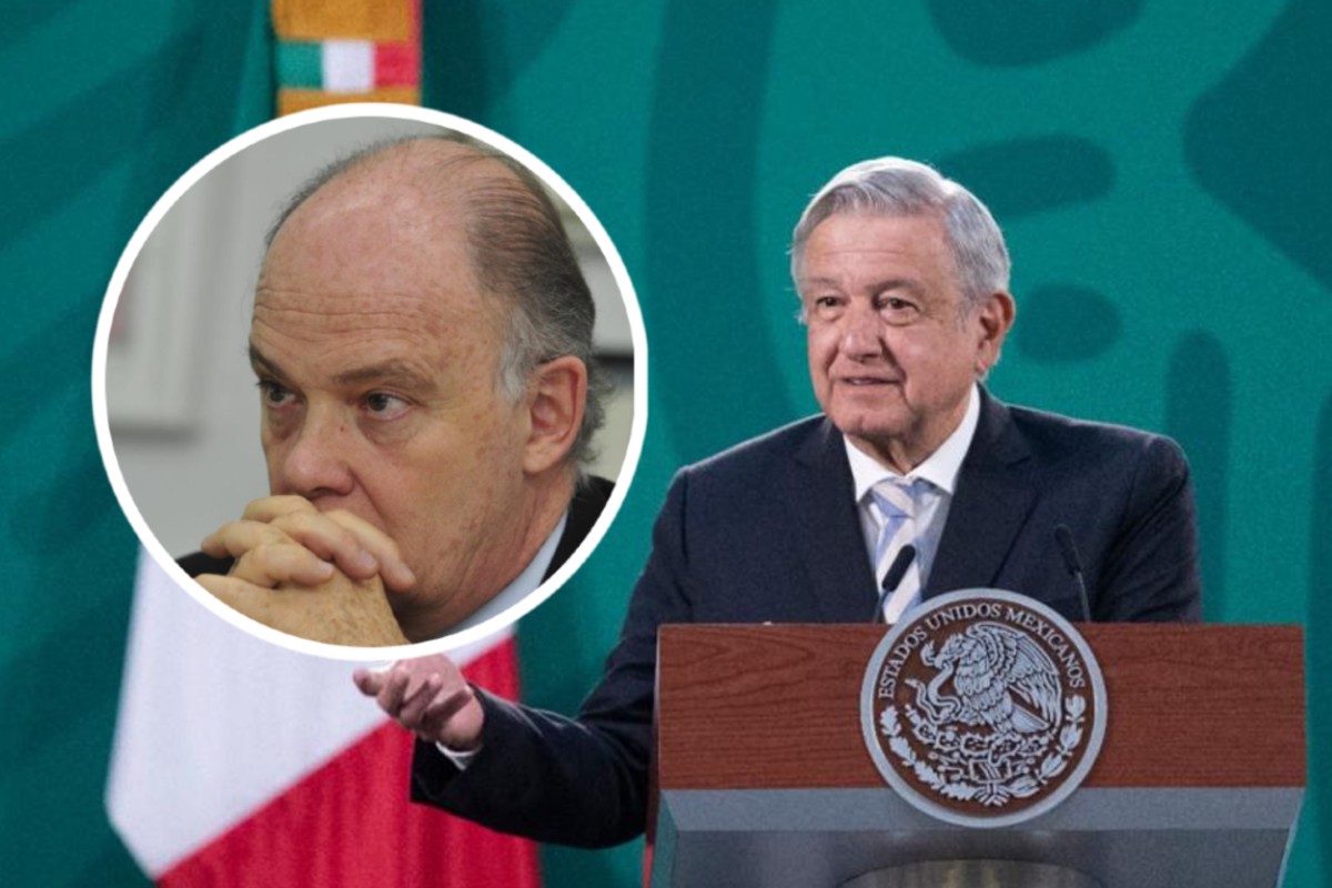 En su conferencia matutina de este martes, AMLO arremete contra el historiador Enrique Krauze y lo nombra "el mesías del conservadurismo".