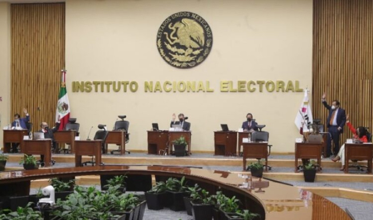 Sanción a Morena por recursos en fideicomiso