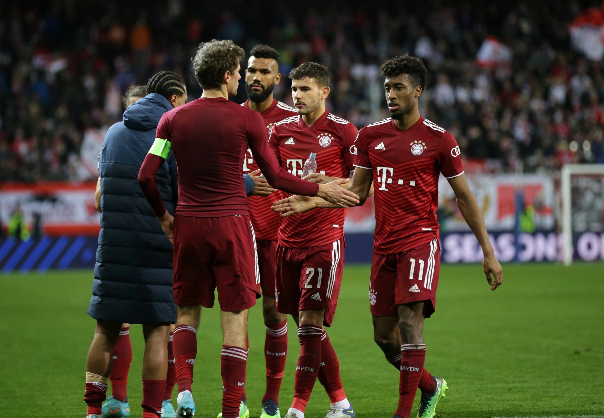 Bayern Múnich y el Liverpool se clasifican a los cuartos