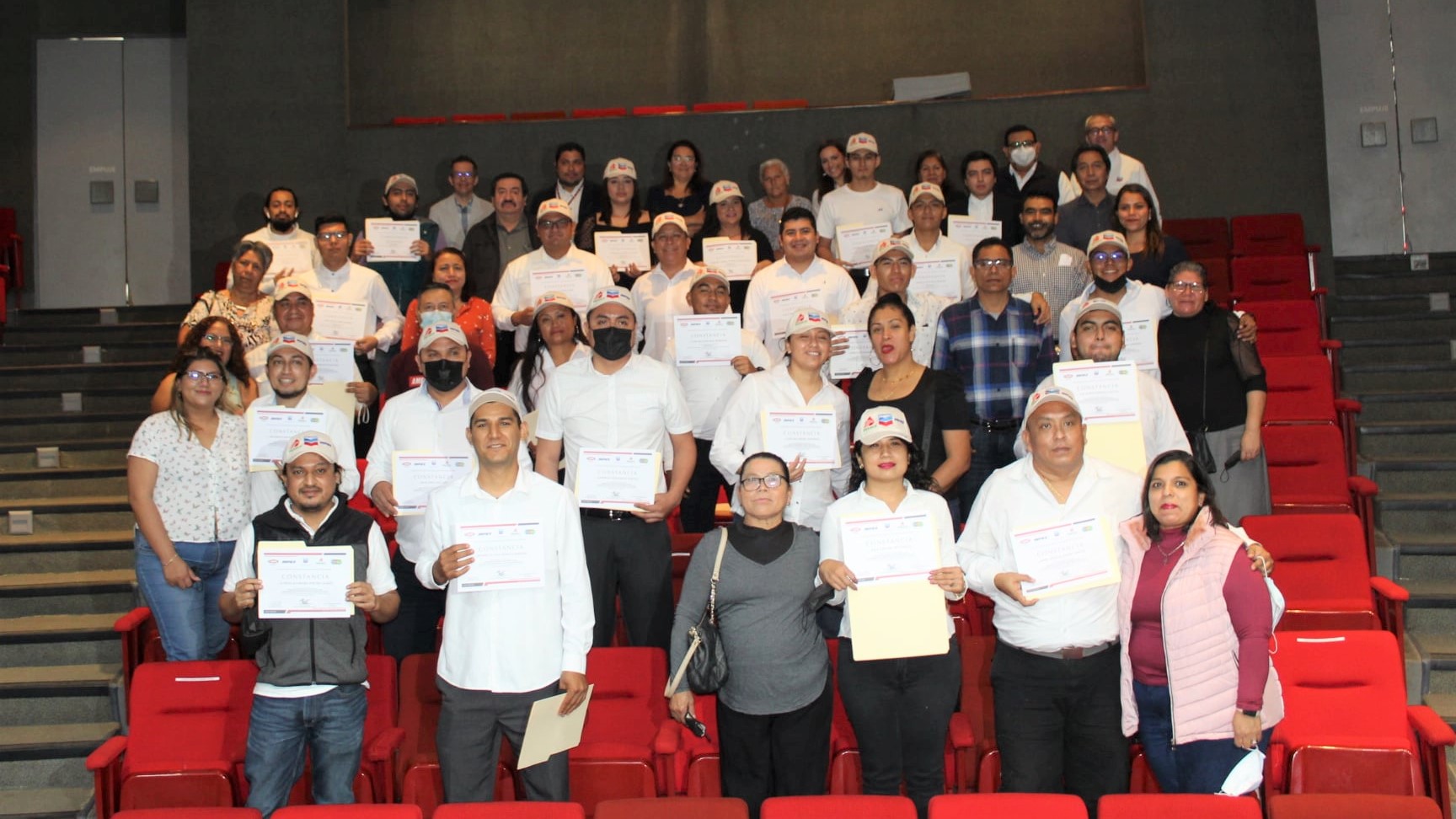 Chevron certifica a 30 soldadores