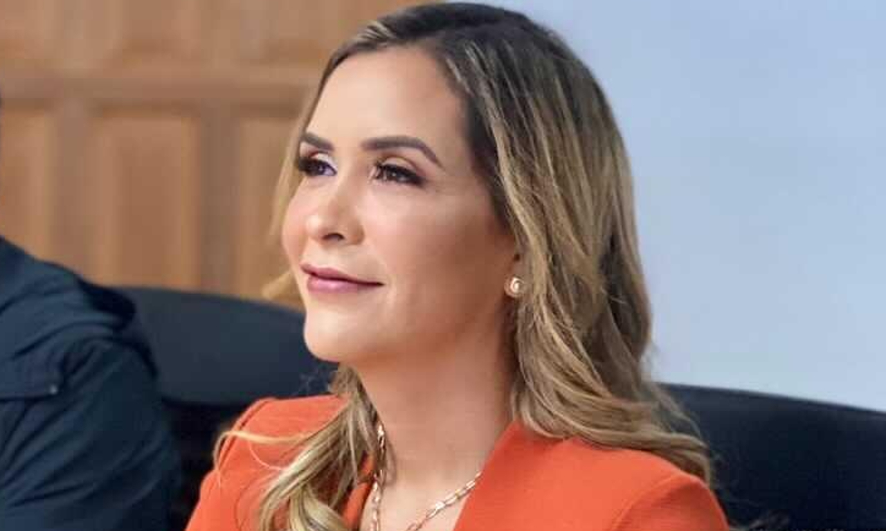 Al tramitar un amparo, un juez suspende provisionalmente la orden de detención contra Adalina Dávalos, esposa de Jaime Rodríguez "El Bronco".