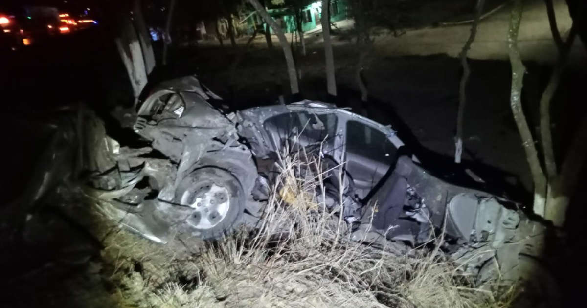 Medios locales reportan una terrible volcadura bajando el puente Anáhuac en Pueblo Viejo, Veracruz; cuatro jóvenes murieron en este accidente