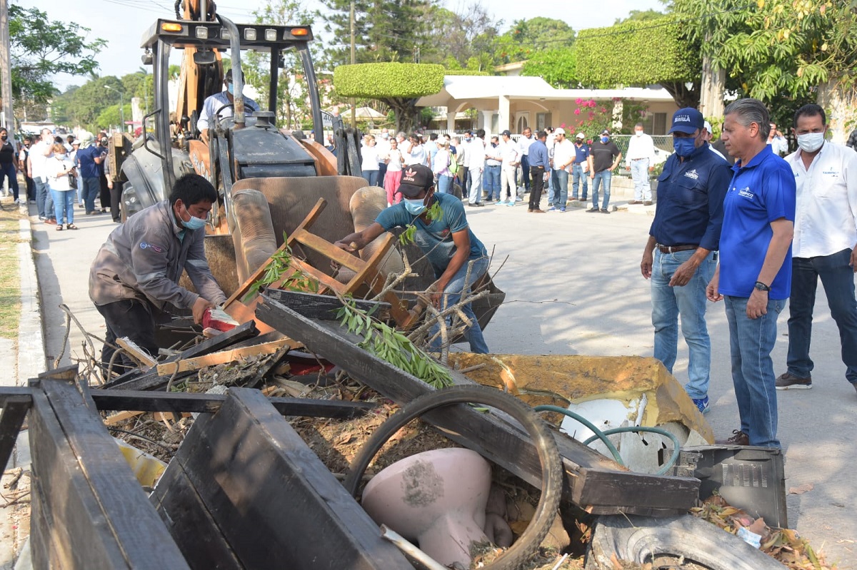 Chucho Nader encabezó una mega