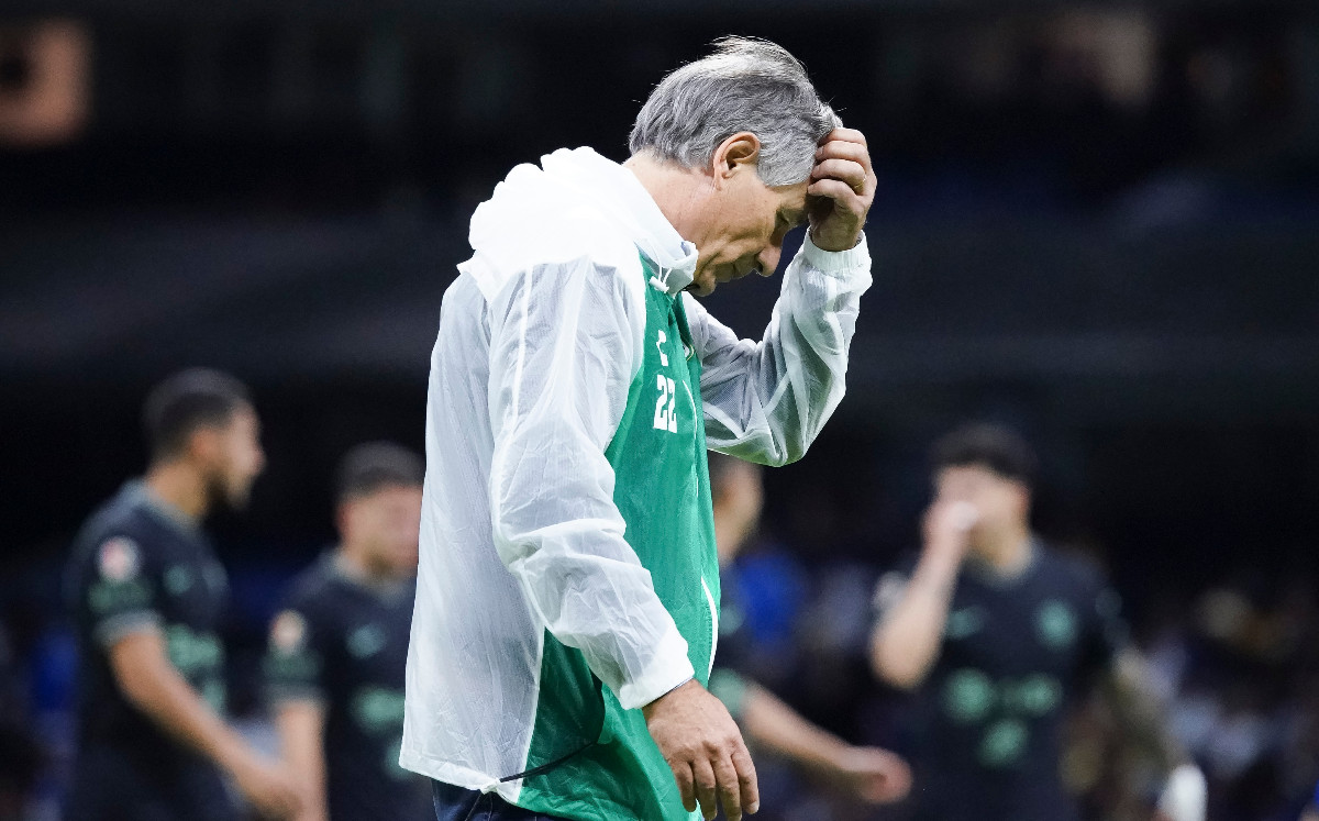 Ariel Holan deja de ser entrenador del León