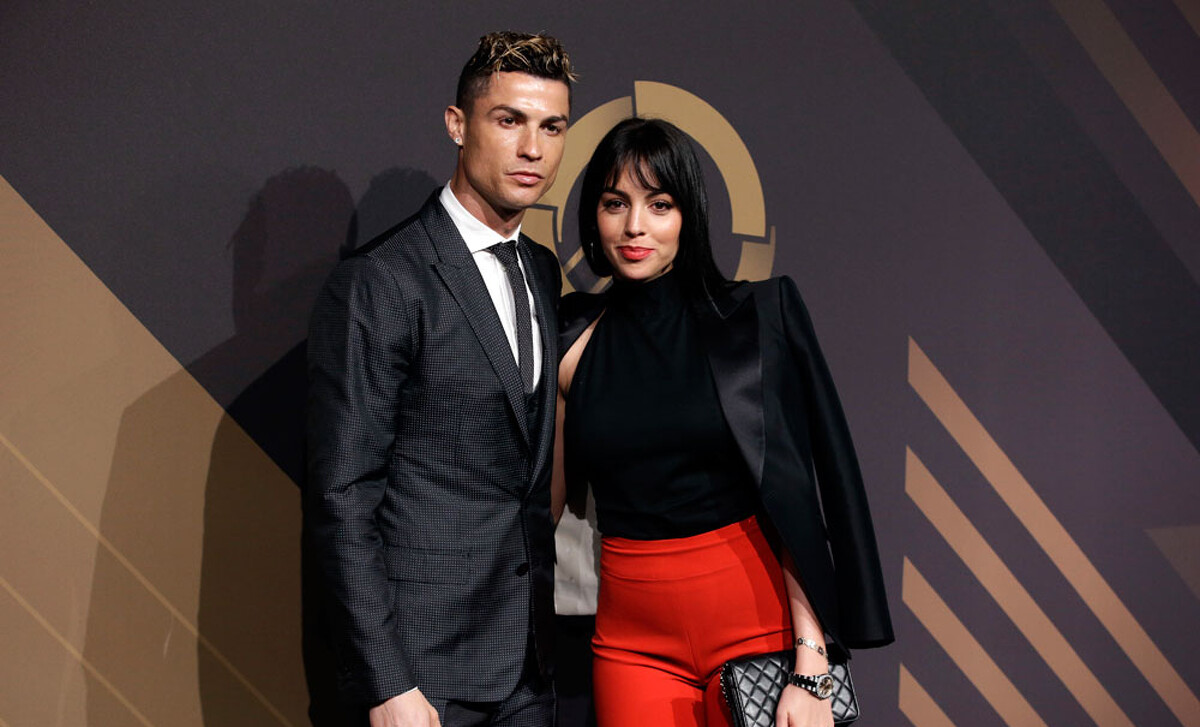 Cristiano Ronaldo mostró por primera vez a su hija