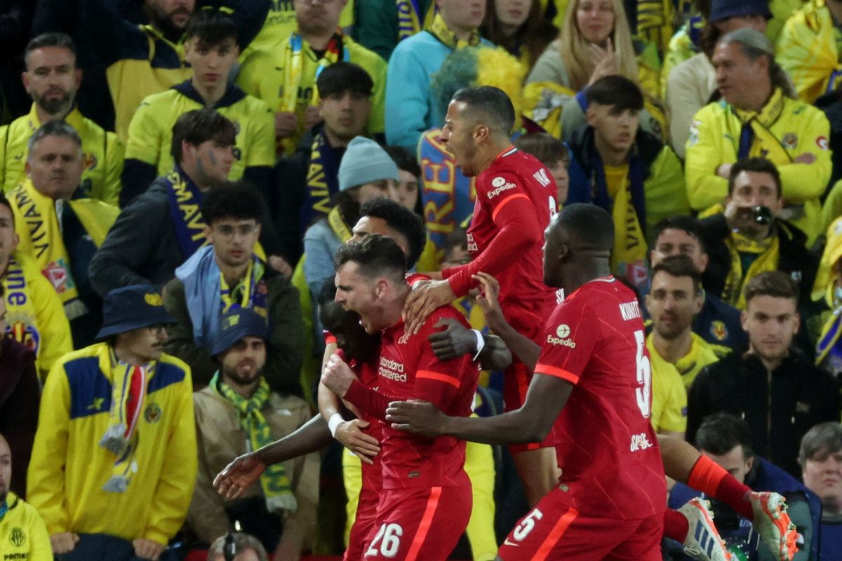 Tras el mágico encuentro de ayer, el Liverpool domina al Villarreal en Anfield durante la idea de las semifinales de Champions.