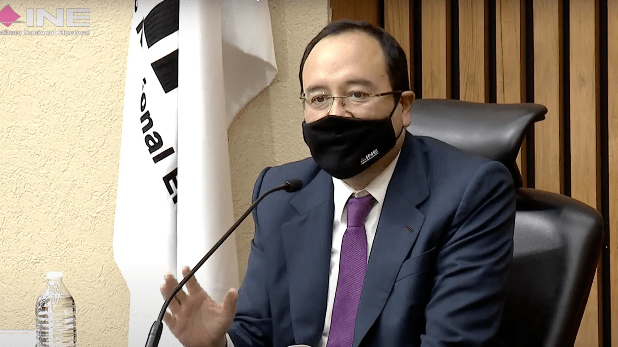 INE desecha queja contra Eugenio Derbez y Natalia Lafourcade. Murayama asegura que no violaron ninguna norma electoral.