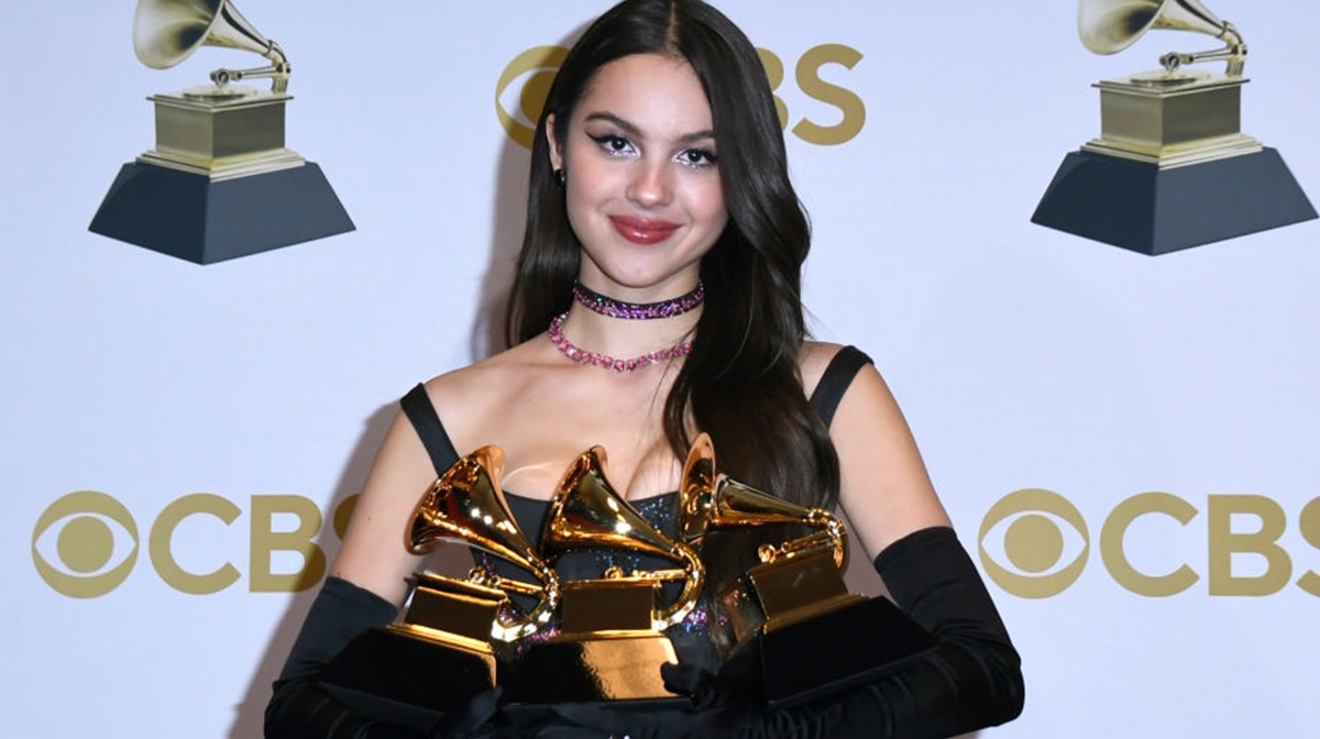 ¿Quién es Olivia Rodrigo, la gran ganadora de los Grammy?