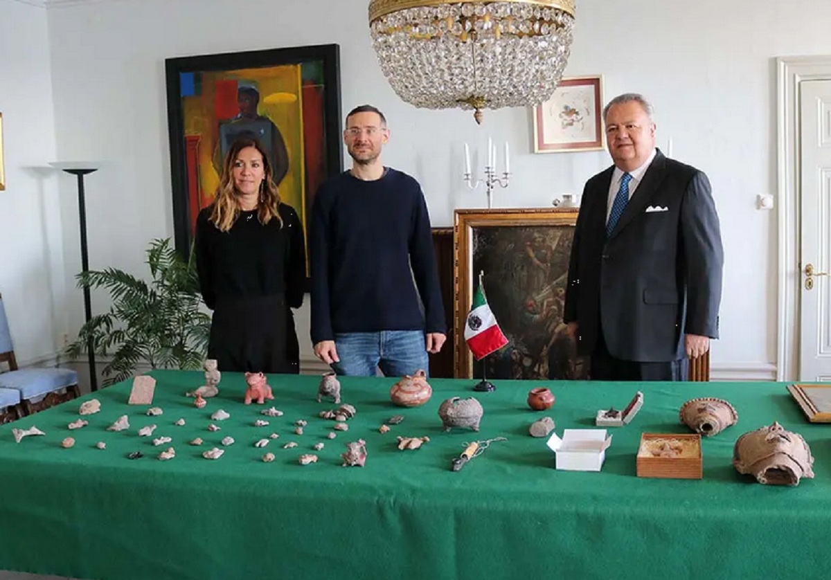 Restituyen a México piezas arqueológicas