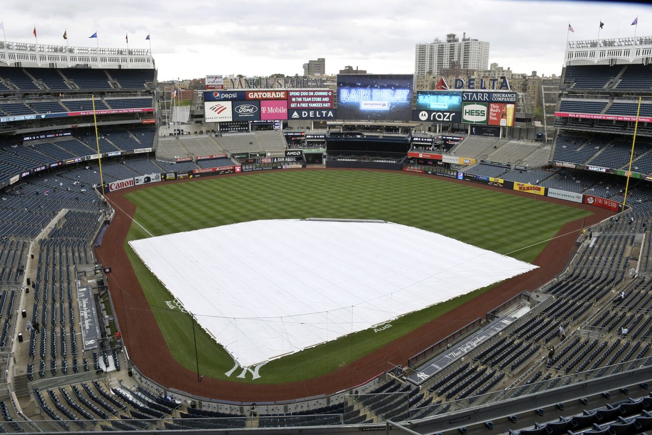 En el 'Opening Day' de la MLB, autoridades posponen el juego inaugural entre los Yankees y Red Sox por las malas condiciones del clima.