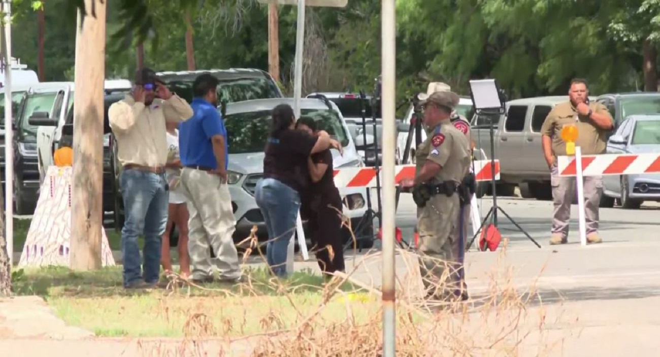 Niña finge estar muerta en tiroteo de Texas