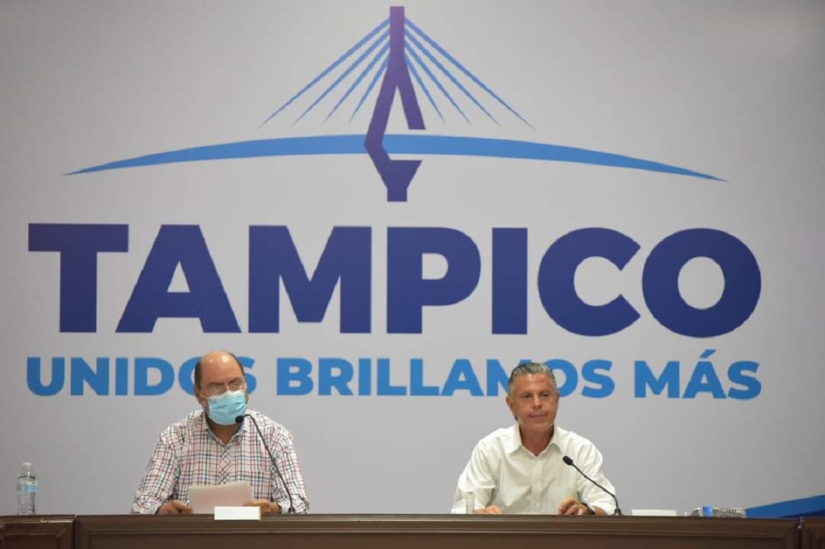 Alcalde de Tampico y regidora pidieron licencia