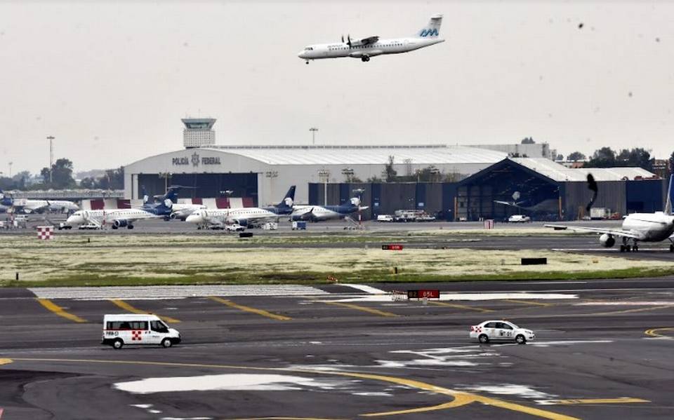 Controladores aéreos revelaron que el incidente de dos aviones de Volaris en el AICM no es el primero ni el más grave.