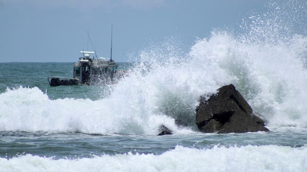 Agatha toca tierra como huracán categoría 2