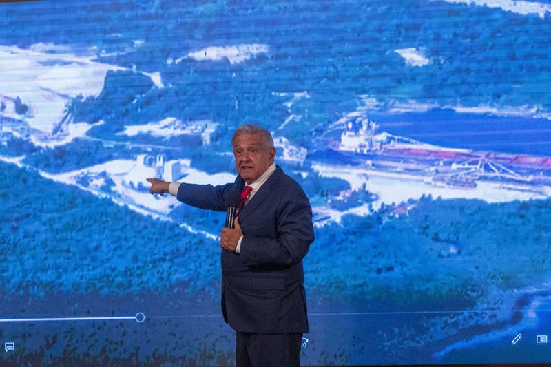 Senadores de Estados Unidos piden a Biden medidas inmediatas contra ‘retórica antiempresarial’ de López Obrador.