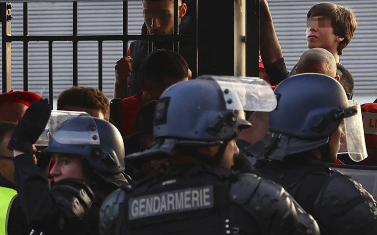 Policía francesa detiene a 68 personas tras los incidentes de la final de la Champions; Liverpool pidió investigación sobre entradas falsas
