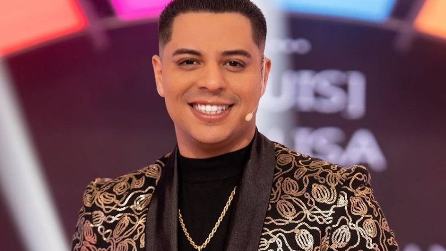 Eduin Caz de Grupo Firme