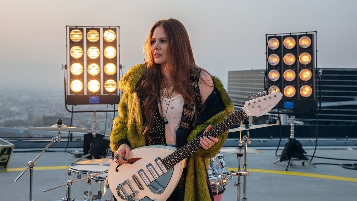 Joy Huerta rompe en llanto