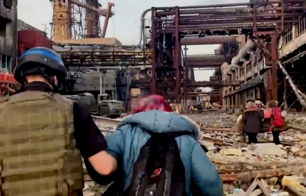 evacuación de 156 civiles de Mariúpol