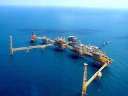 Luego de reportarse trabajadores intoxicados, crece el escándalo en PEMEX al negar el traslado de dichas personas para ser atendidas.