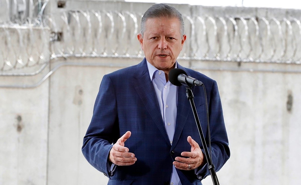 Zaldívar visitó el penal de Santa Martha