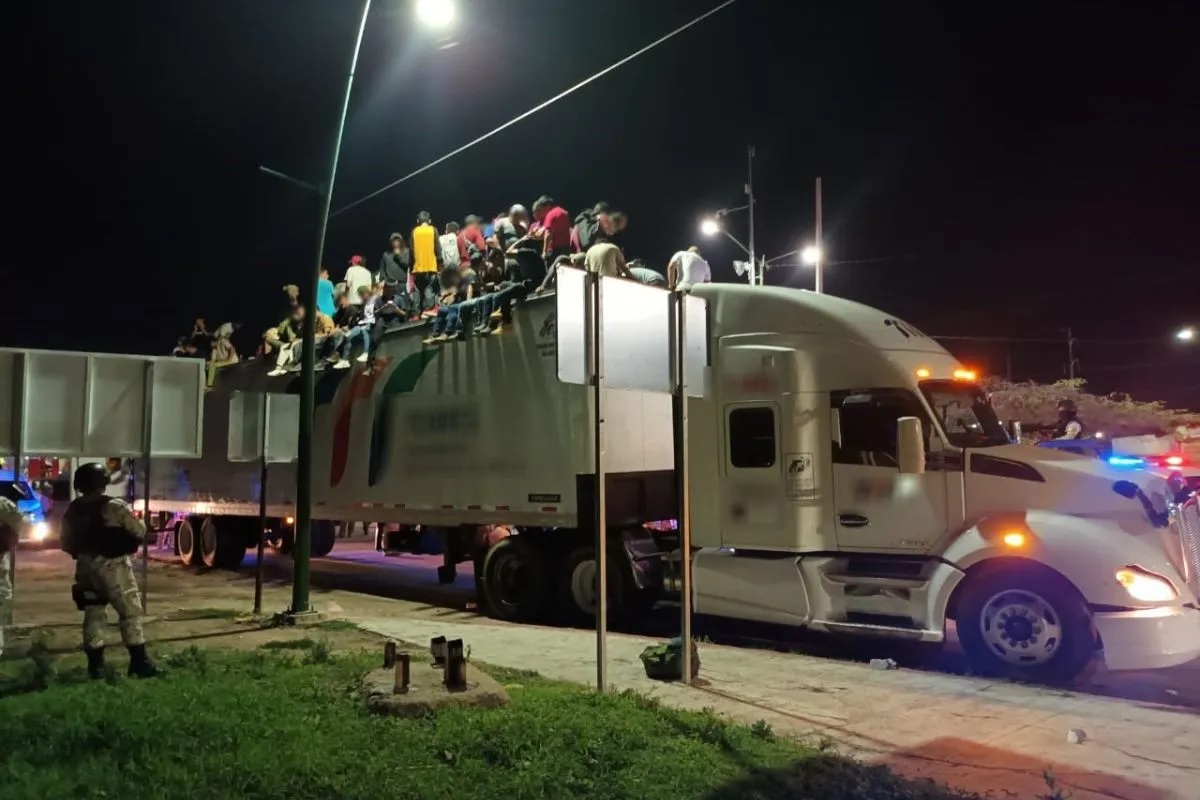 377 migrantes en camión en Chiapas