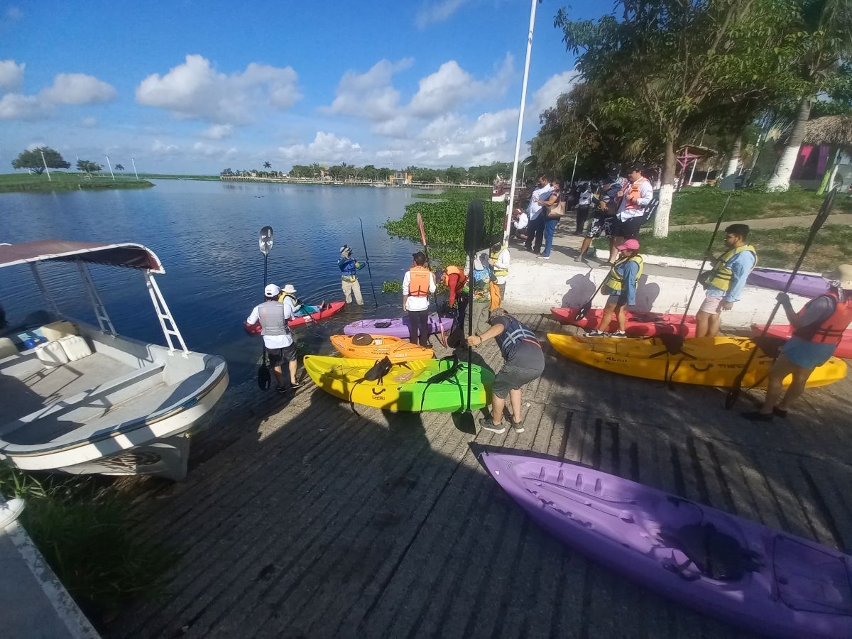 paseos en kayak por la Laguna del Champayán