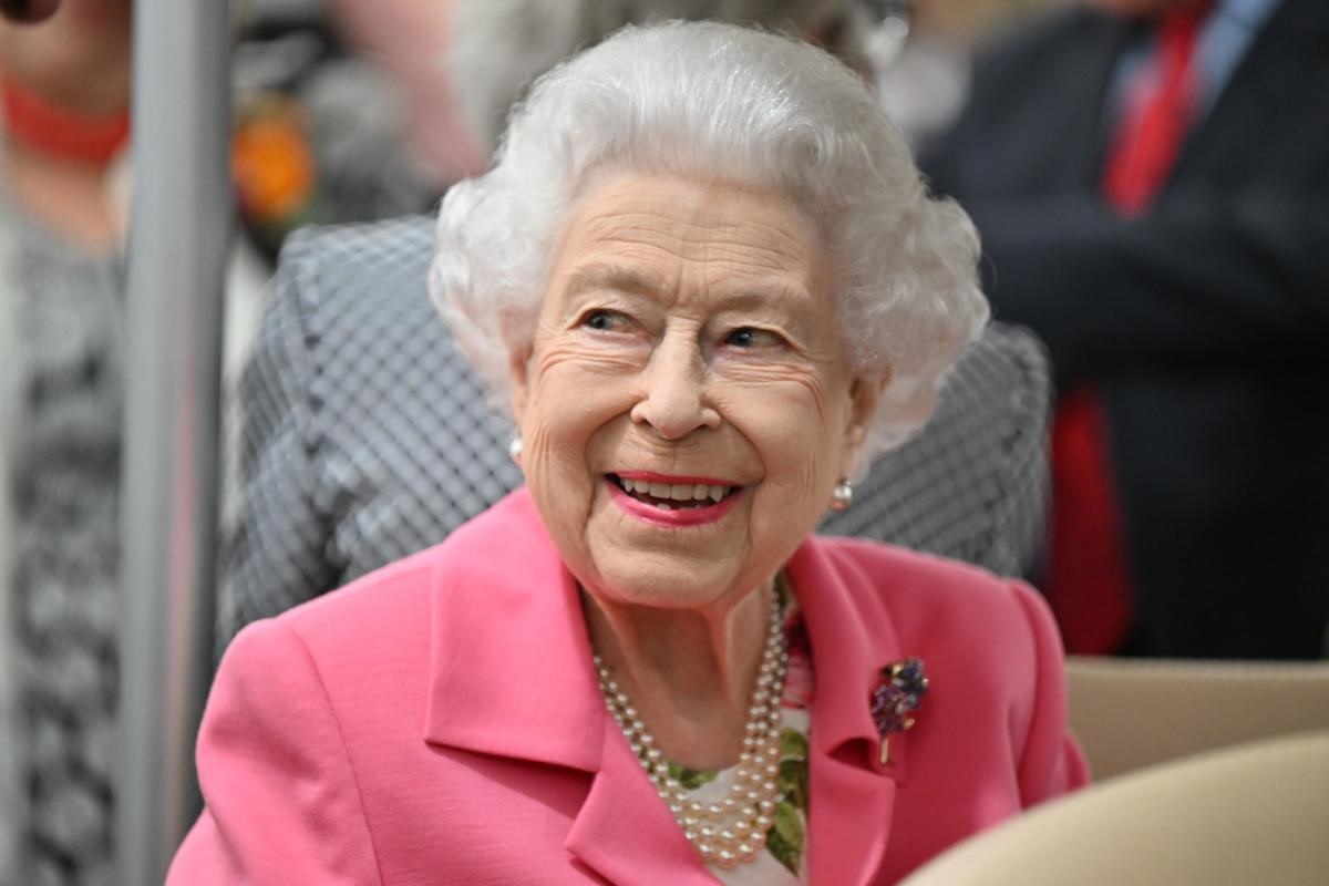 Elizabeth II no asistirá a servicio