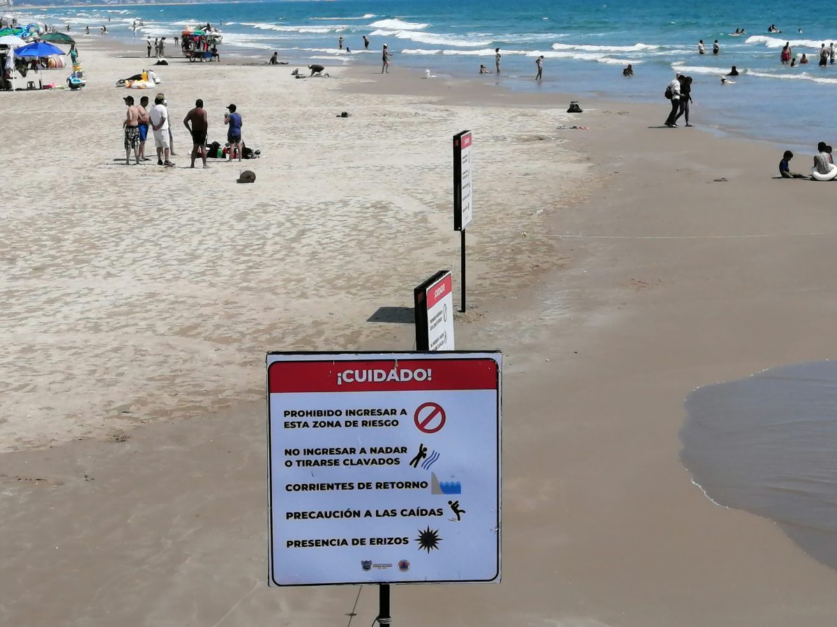 Prohíben clavados en la zona de las escolleras