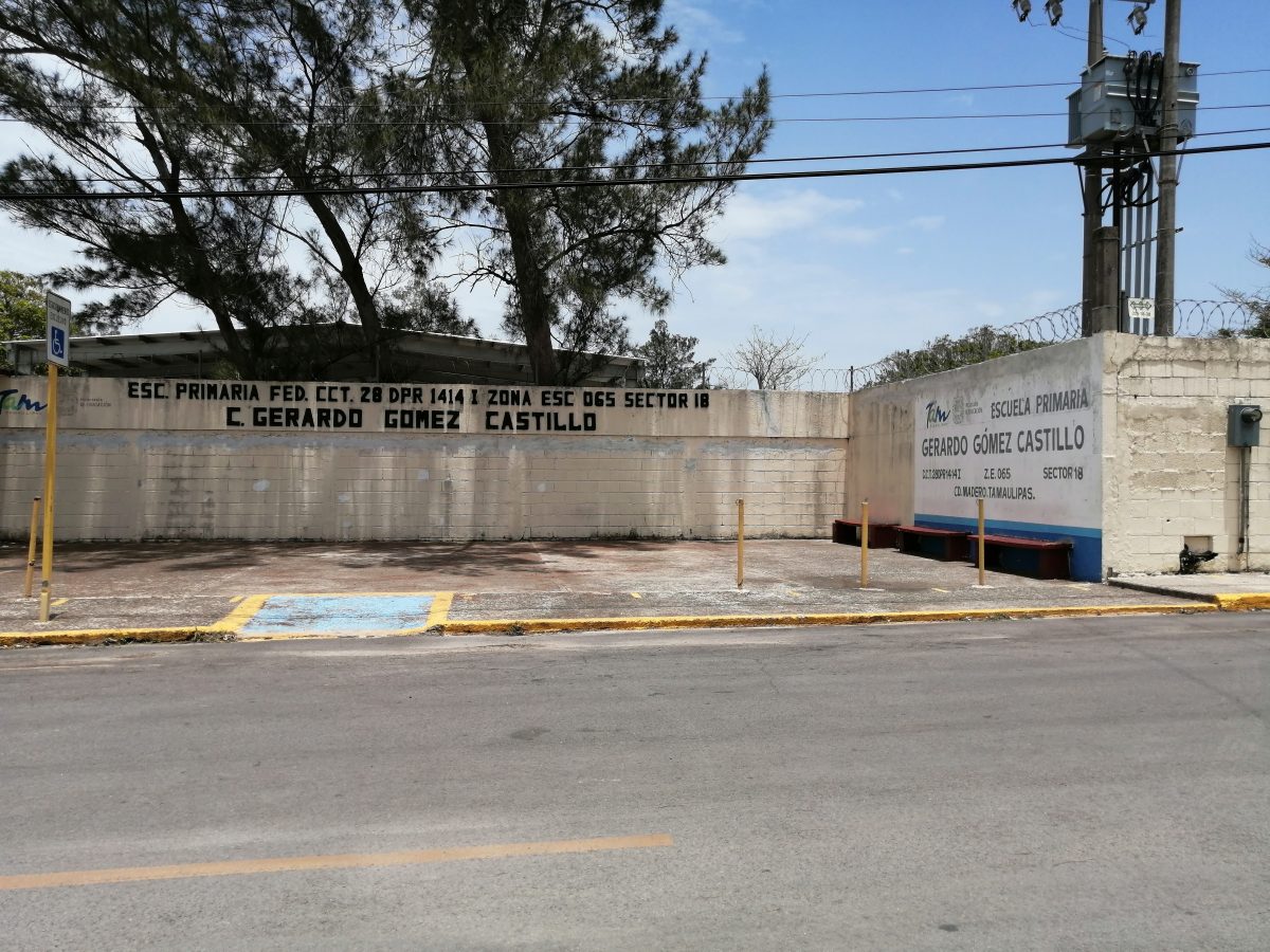 En dos escuelas de Madero