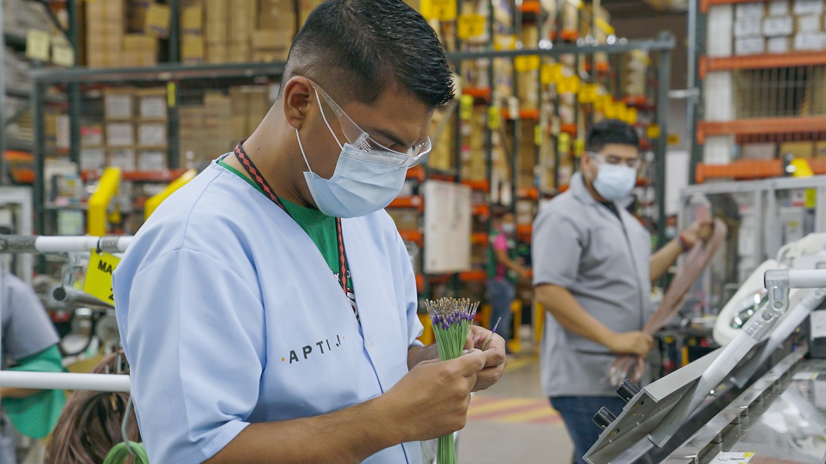 Recorte de empleos en industria manufacturera