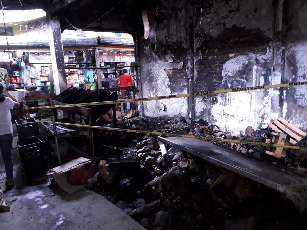 Por celos una mujer prendió fuego