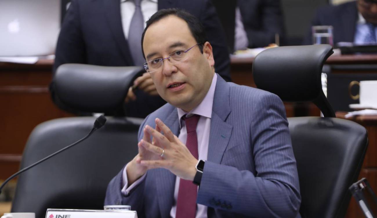 Ante supuestos delitos electorales, el consejero del INE, Ciro Murayama, acusa a la FGR y a la SCJN por proteger información de Pío López.