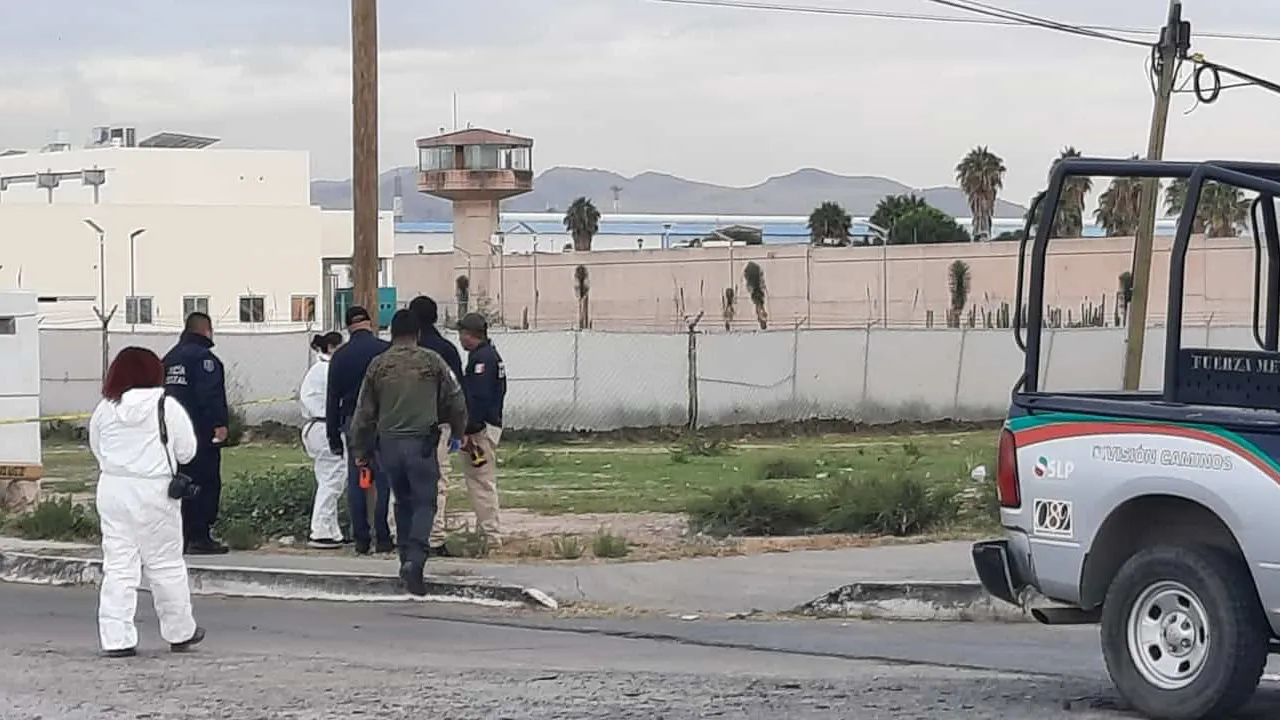 Según dio a conocer la vocería de Seguridad de San Luis Potosí, se reportan disparos de armas de fuego en las afueras del penal La Pila.