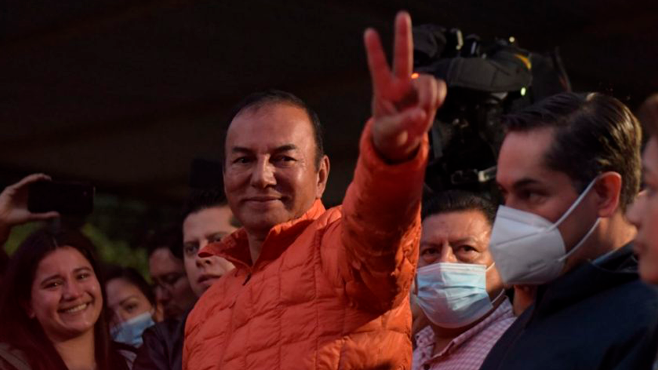 Tras salir libre del penal de Pacho Viejo, José Manuel Del Río continúa apuntando al gobierno de Veracruz y lo acusa de seguir amenazándolo.