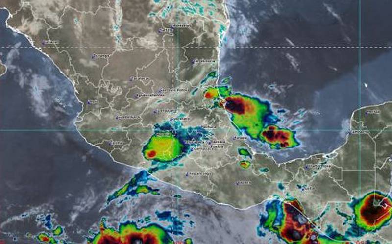 Según informó la CONAGUA y el SMN, la tormenta tropical 'Blas' causará lluvias torrenciales en tres estados del pacífico mexicano.