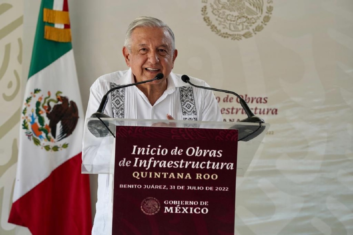 AMLO a familiares de desaparecidos
