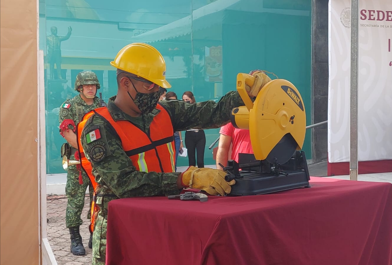 pareja de abuelitos entregó lanzagranadas