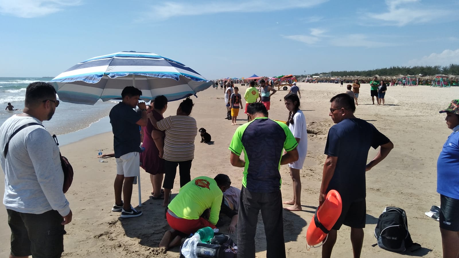 vendedores ambulantes rescataron a dos jóvenes