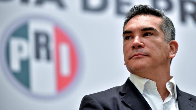 Presidencia anuncia que Fiscalía General de la República (FGR) abre investigación contra Alejandro "Alito" Moreno, pero luego borra tuit.