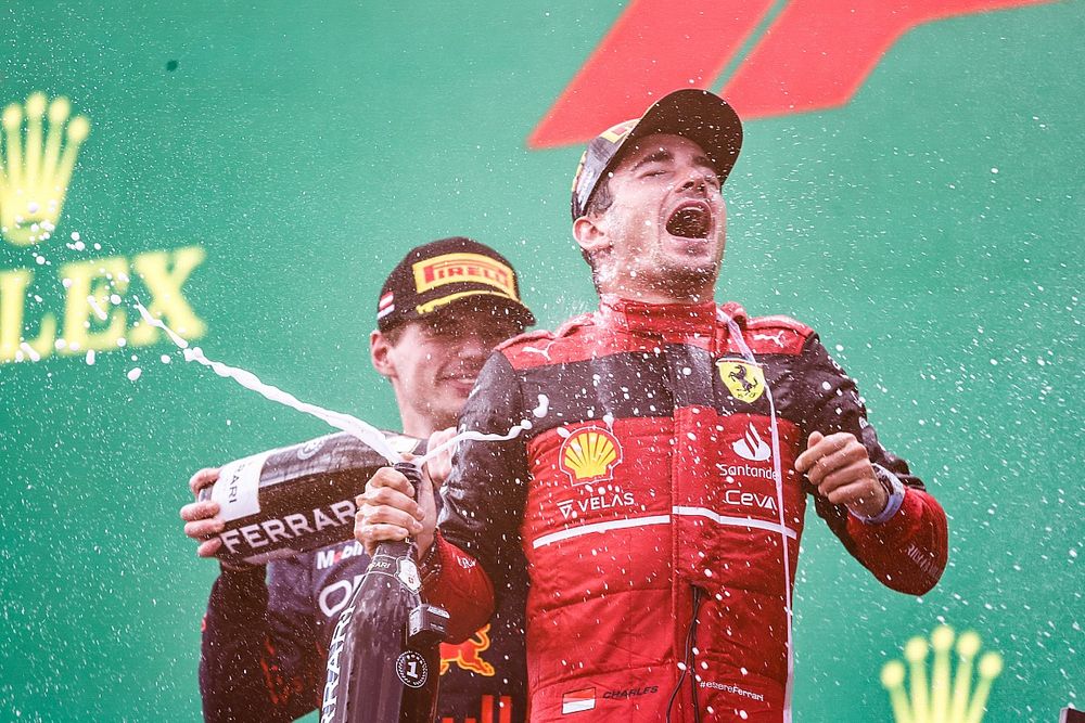 En una cerrada carrera, el piloto monegasco de Ferrari, Charles Leclerc, se lleva una sufrida victoria ante Verstappen en el GP de Austria
